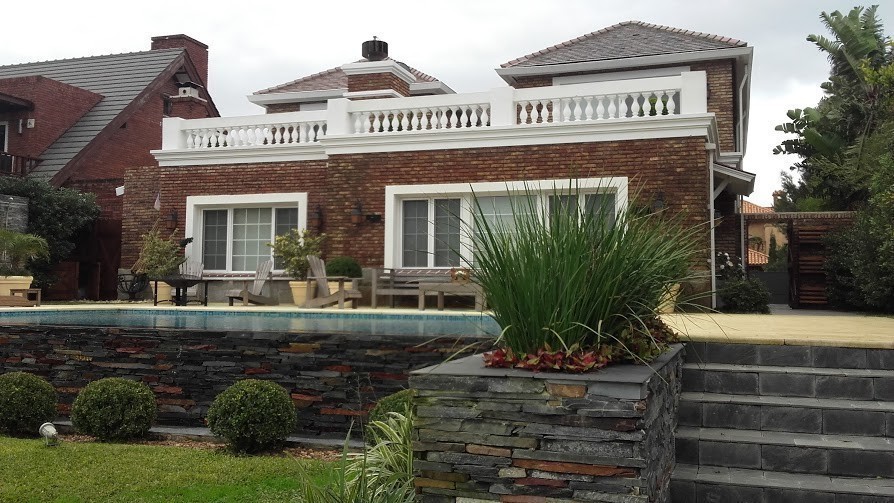 INDESCRIPTIBLE CASA, CARRASCO, MONTEVIDEO, MUELLE PROPIO 